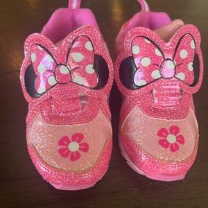 Super cute size 7 toddler girl Minnie Mouse tennis shoes